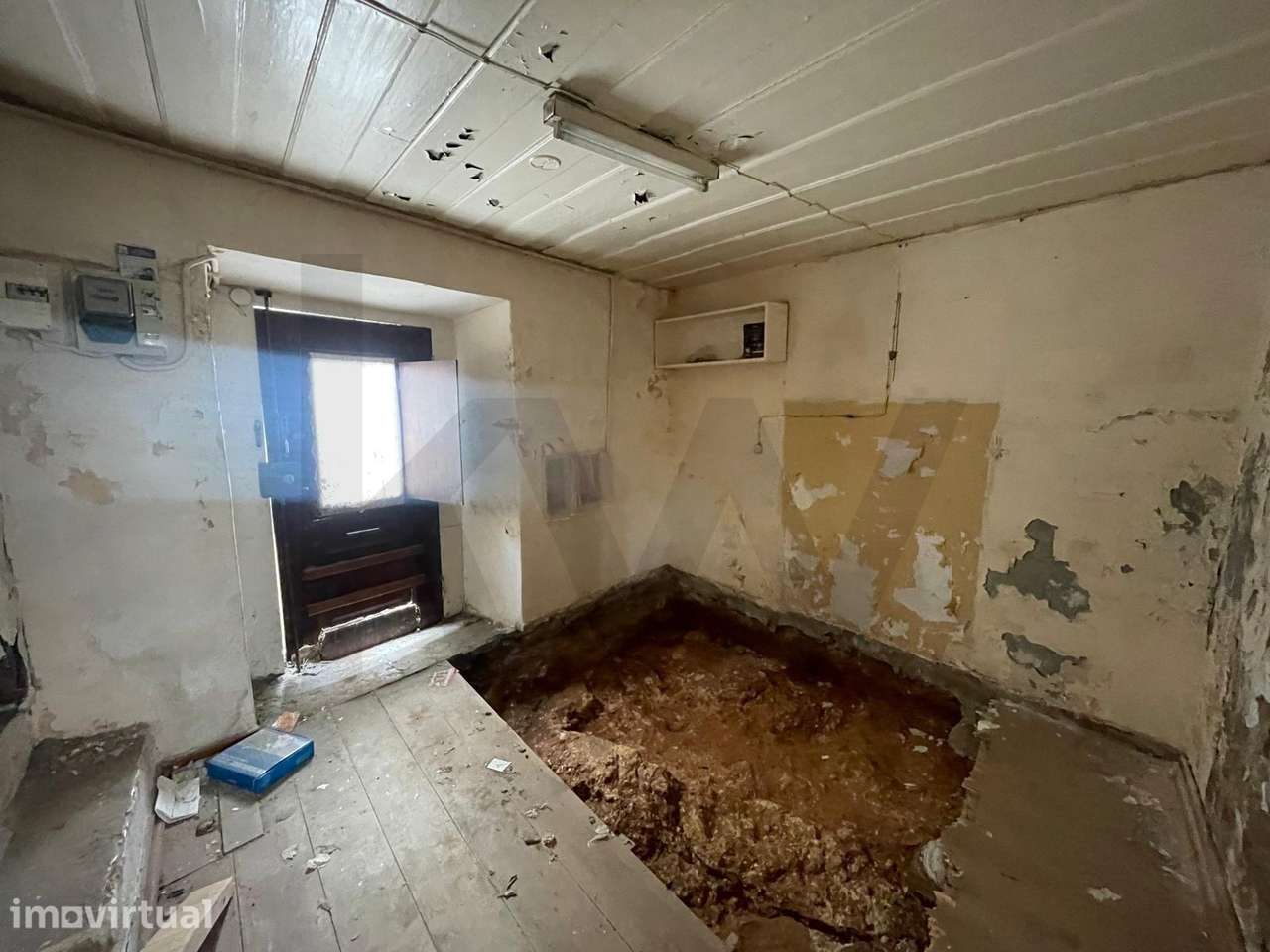 Pequena Moradia no Centro histórico de Cascais para Remodelar – Oportu - Grande imagem: 2/12