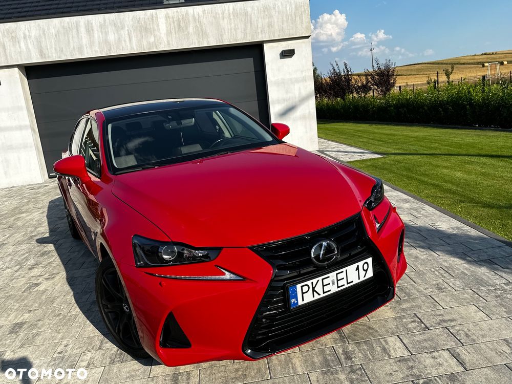 Lexus IS - 10