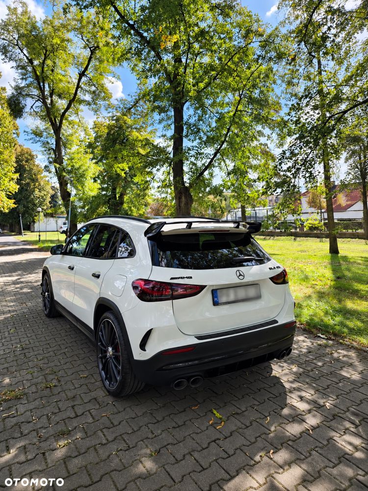Mercedes-Benz GLA - 4