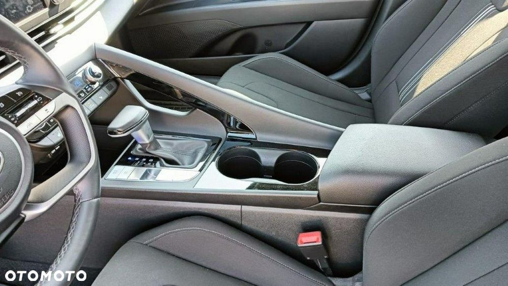 Hyundai Elantra - 18