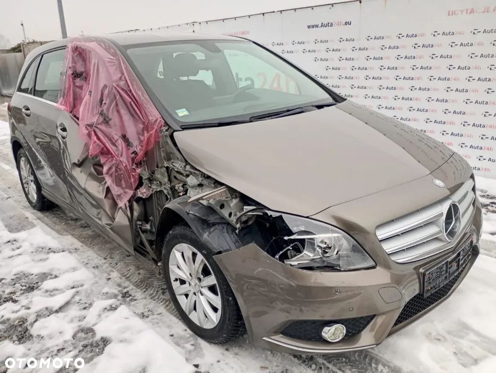 Mercedes-Benz Klasa B 180 (BlueEFFICIENCY) 7G-DCT - 4