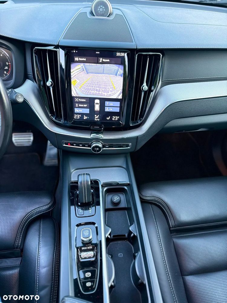 Volvo XC 60 D5 AWD R-Design - 28