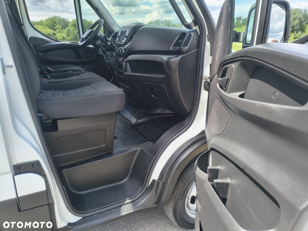 Iveco DAILY 35C16 - 16