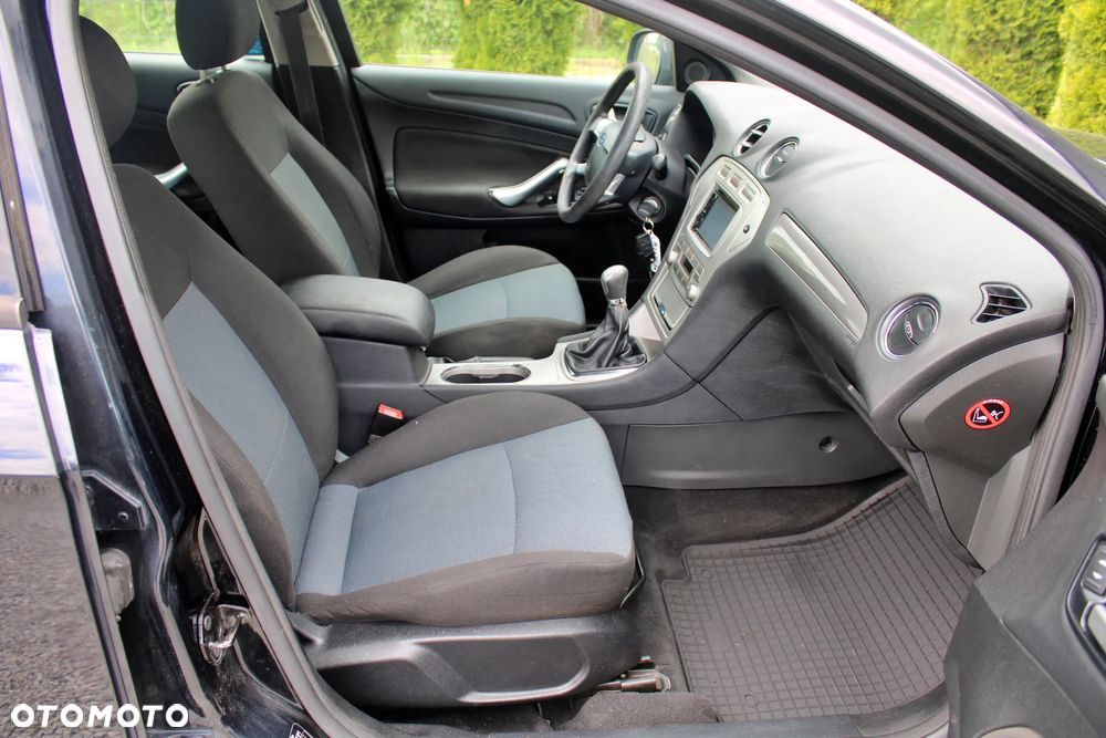 Ford Mondeo 1.8 TDCi Ambiente - 19