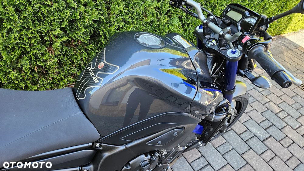 Yamaha FZ8 - 17