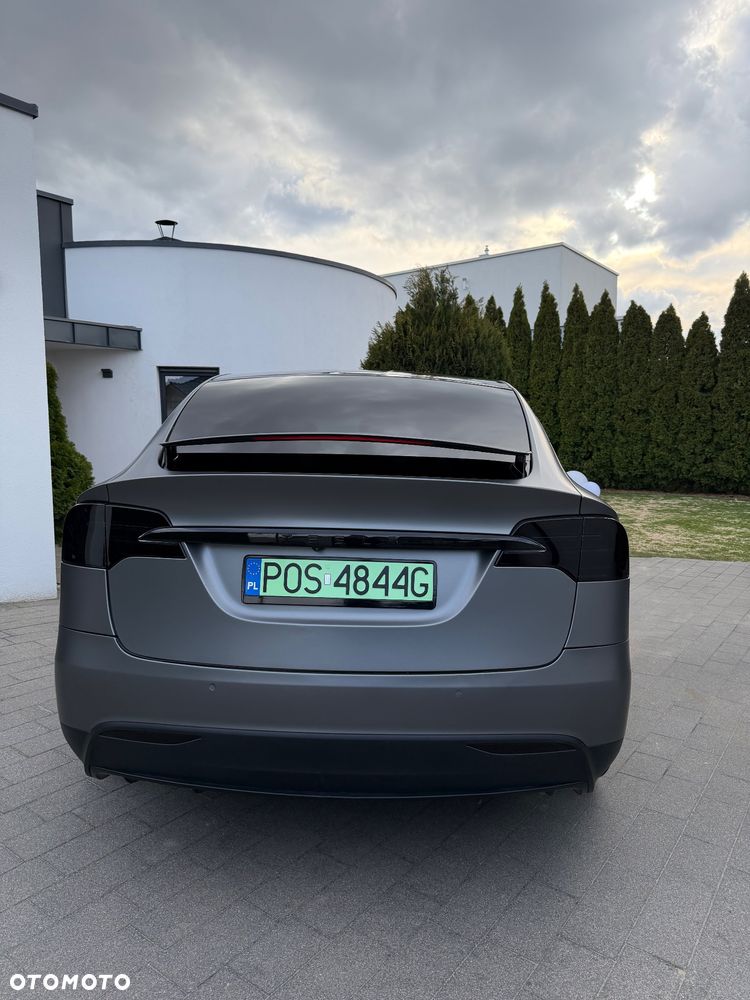Tesla Model X - 7