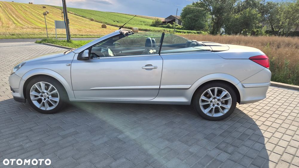 Opel Astra 2.0 T Cosmo - 5