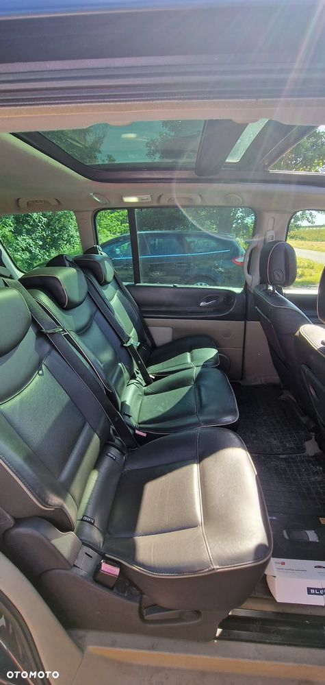 Renault Espace 3.0 dCi Initiale - 4