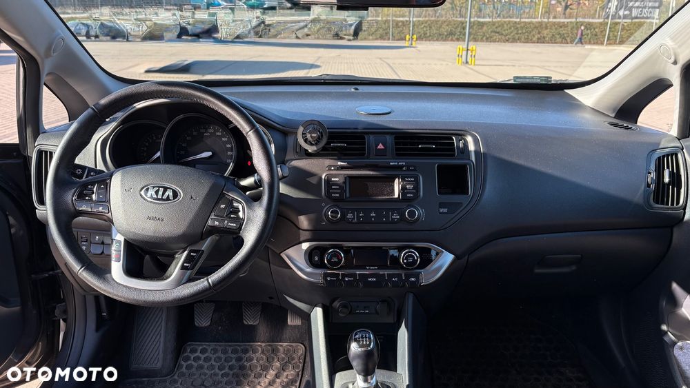 Kia Rio 1.4 L - 10
