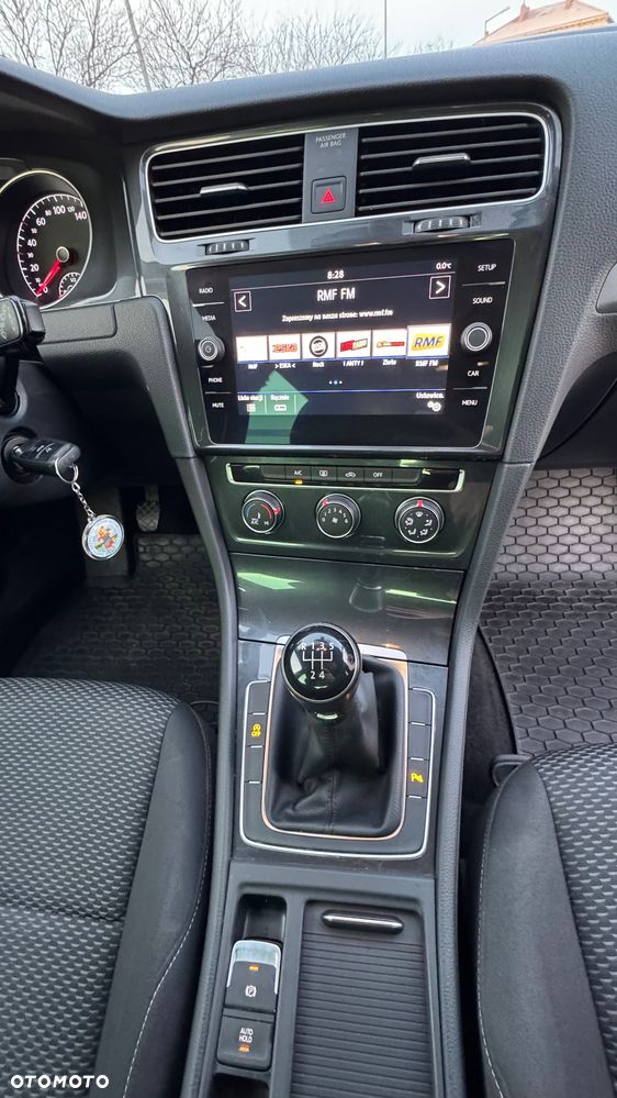 Volkswagen Golf - 17