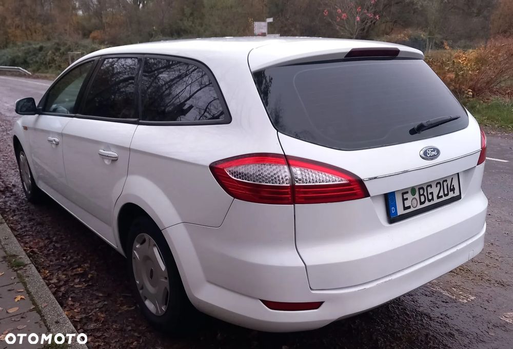 Ford Mondeo 2.0 TDCi Ambiente - 4