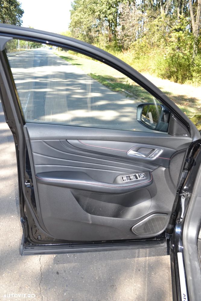 MG EHS 1.5T-GDI PHEV Luxury - 16