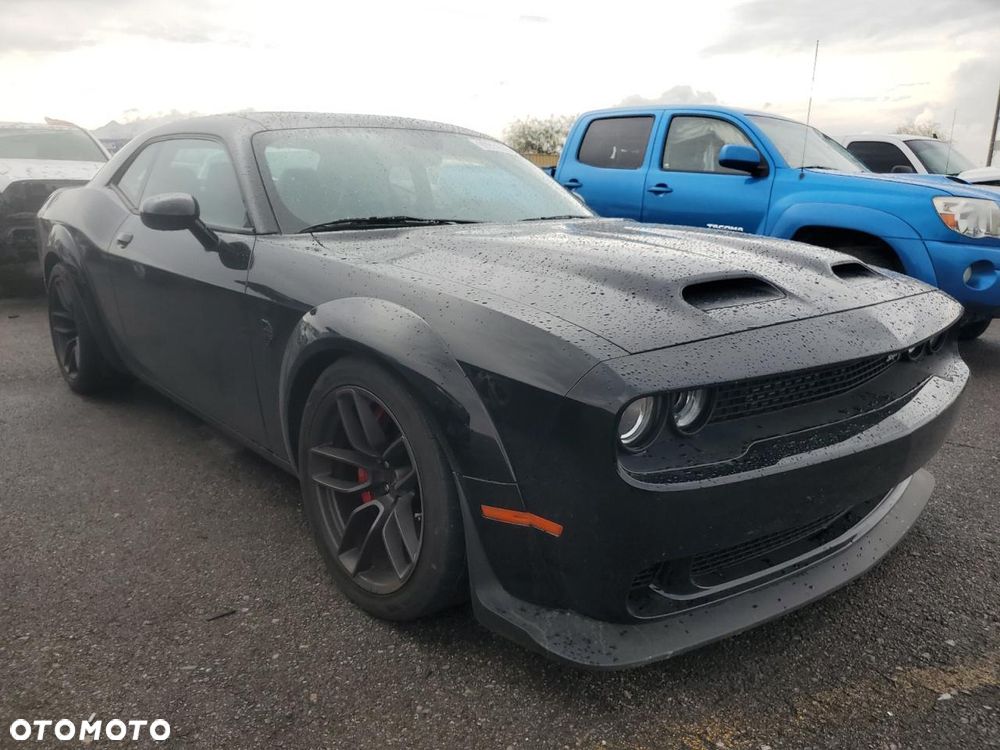 Dodge Challenger - 2