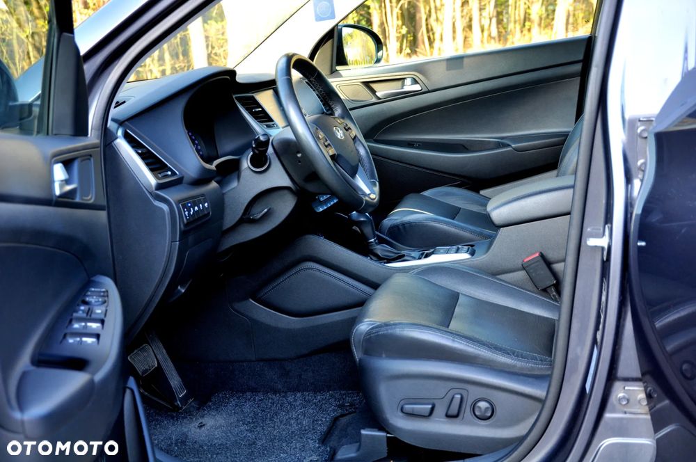 Hyundai Tucson blue 1.7 CRDi 2WD DCT Premium - 32