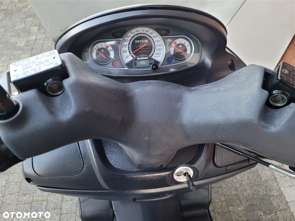 Suzuki Burgman - 10
