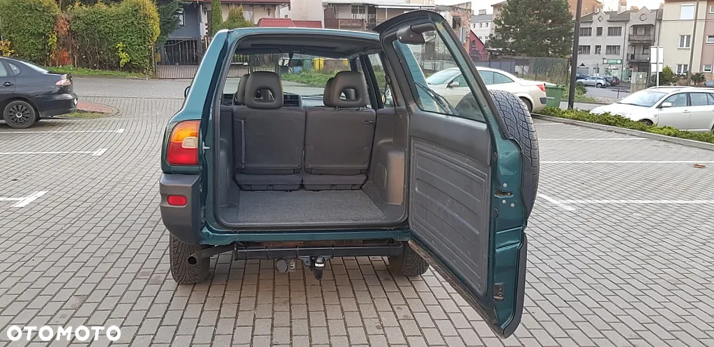 Toyota RAV4 2.0 - 13