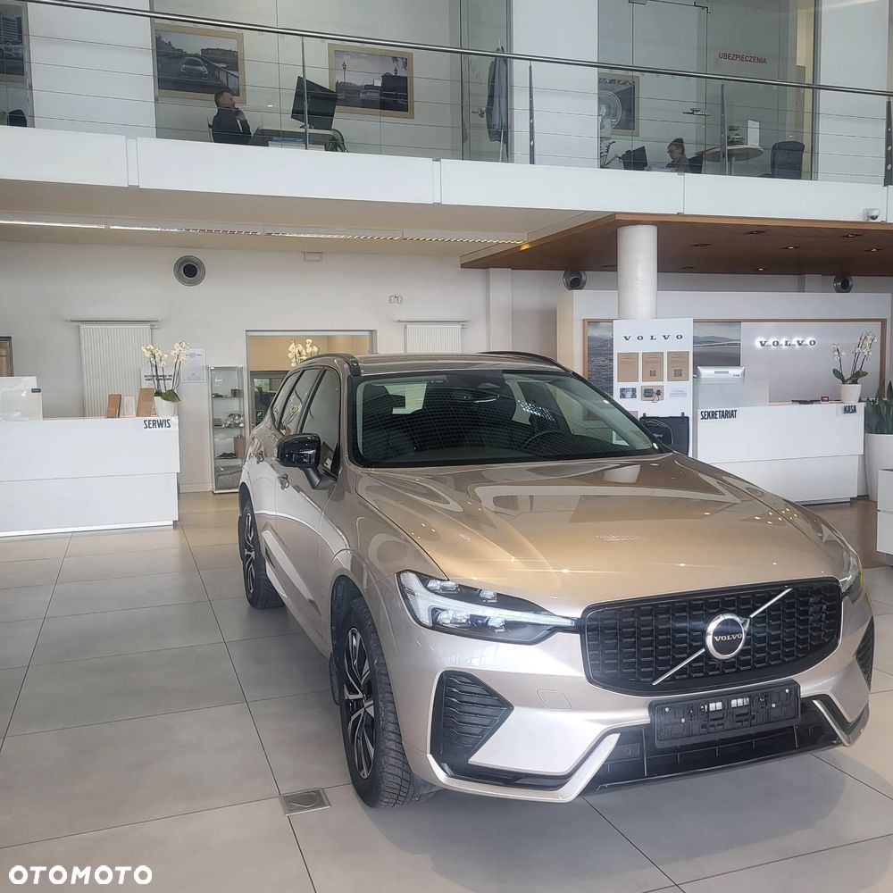 Volvo XC 60 B5 B AWD Plus Dark - 3