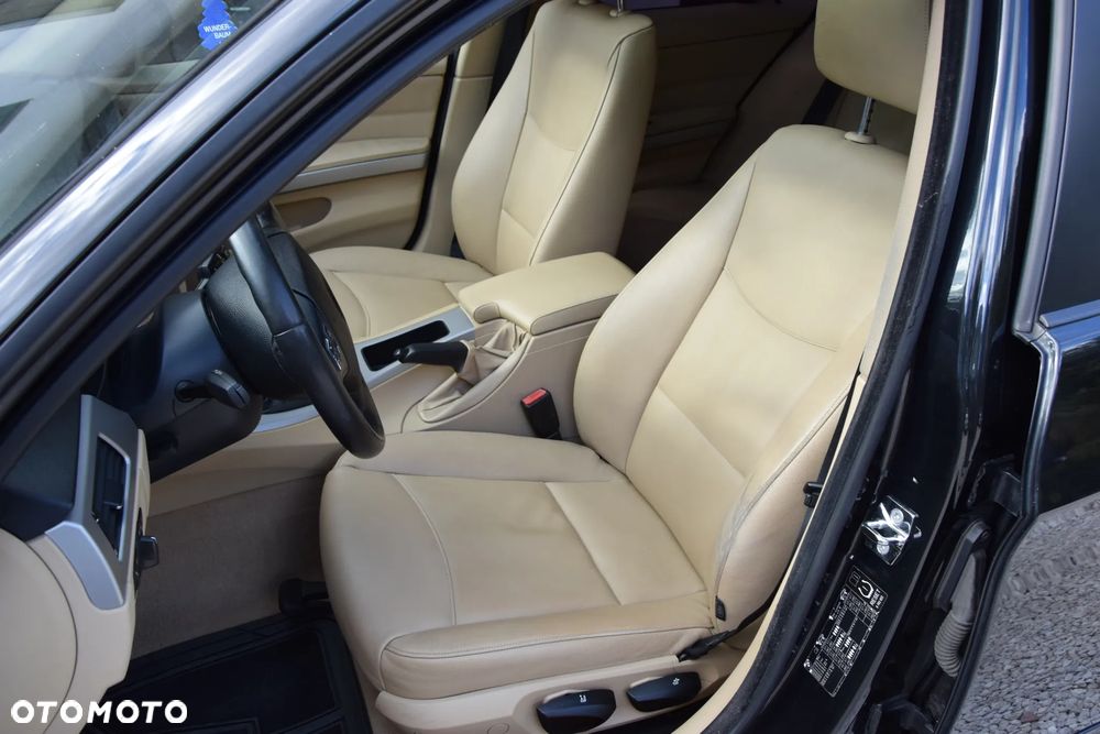 BMW Seria 3 320i - 19