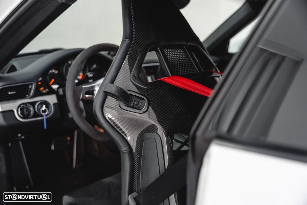 Porsche 911 Série F - 28