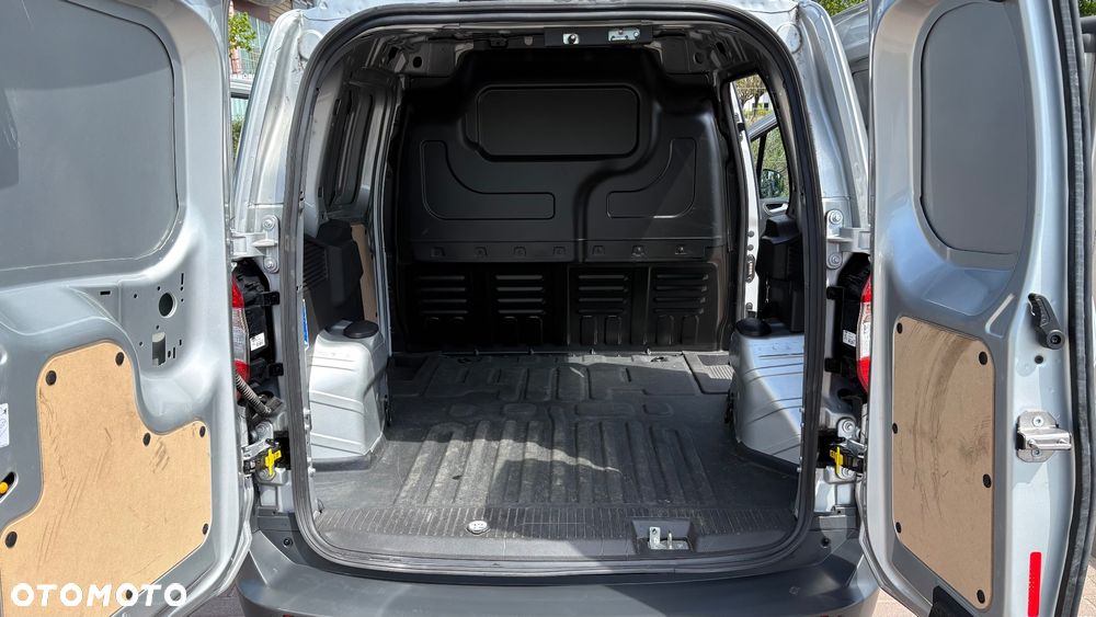 Ford Courier - 17