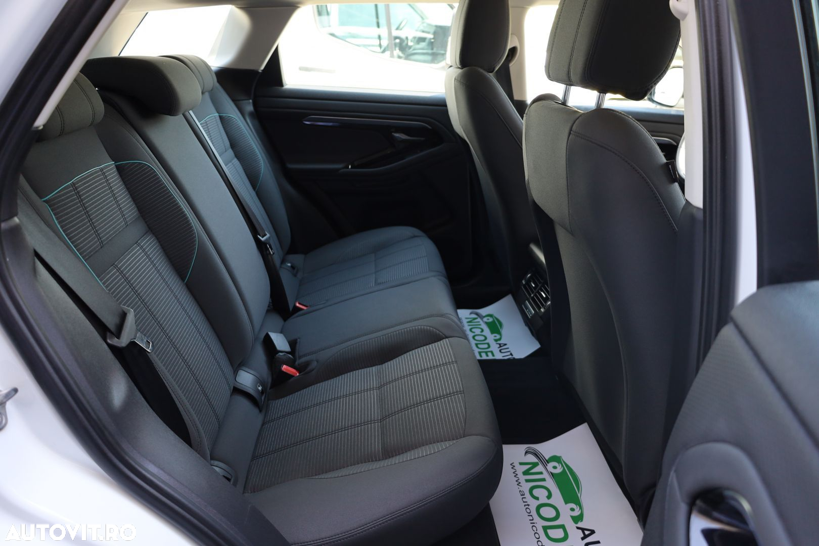 Land Rover Range Rover Evoque - 16