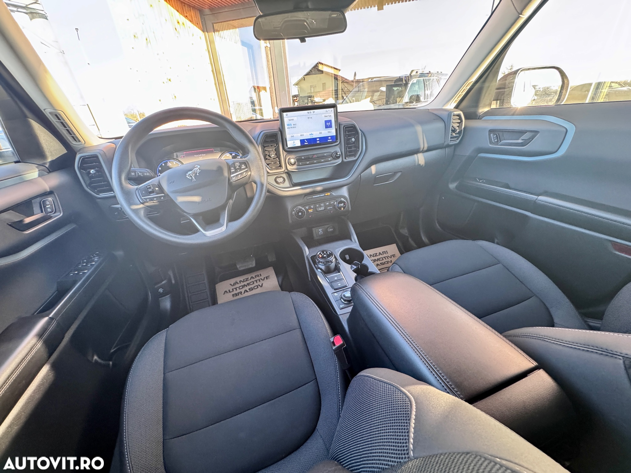 Ford Bronco - 12