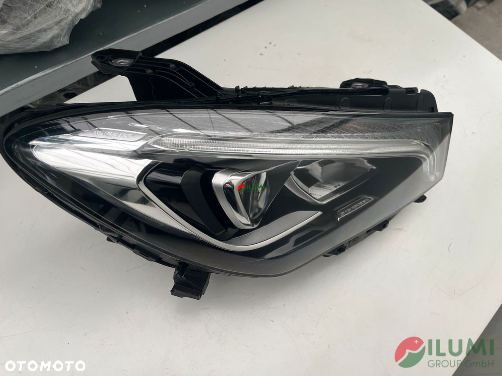 MERCEDES Cla 117 Facelift Reflektor Prawy A1178206861