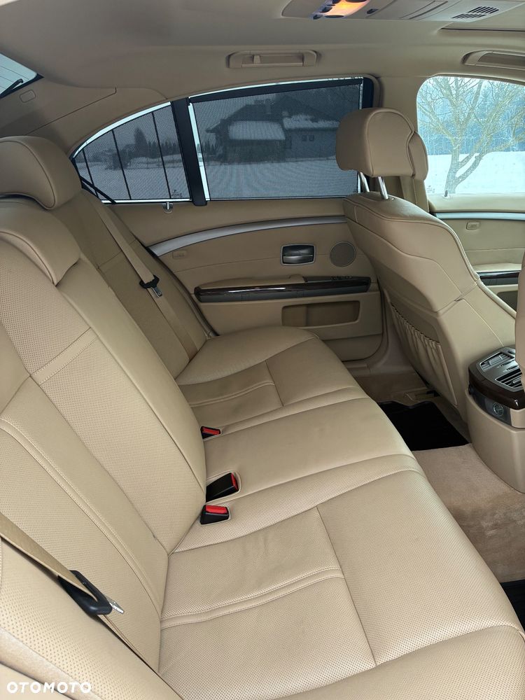 BMW Seria 7 740Li - 8