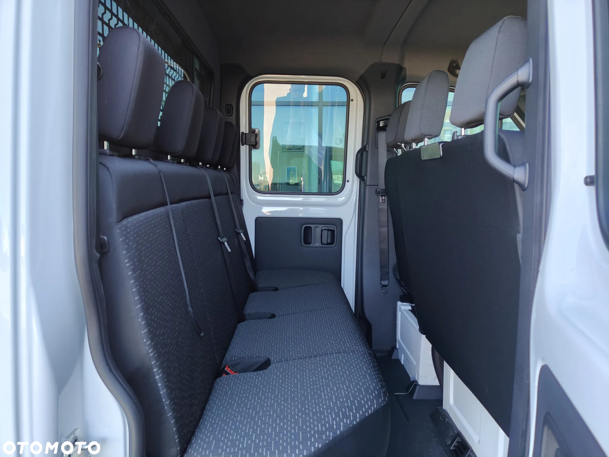 Mercedes-Benz Sprinter - 12