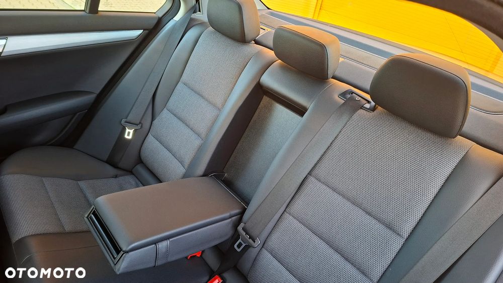 Mercedes-Benz Klasa C 180 Kompressor Avantgarde - 23