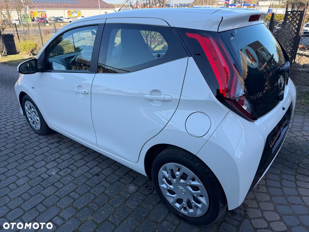 Toyota Aygo x-play connect - 25