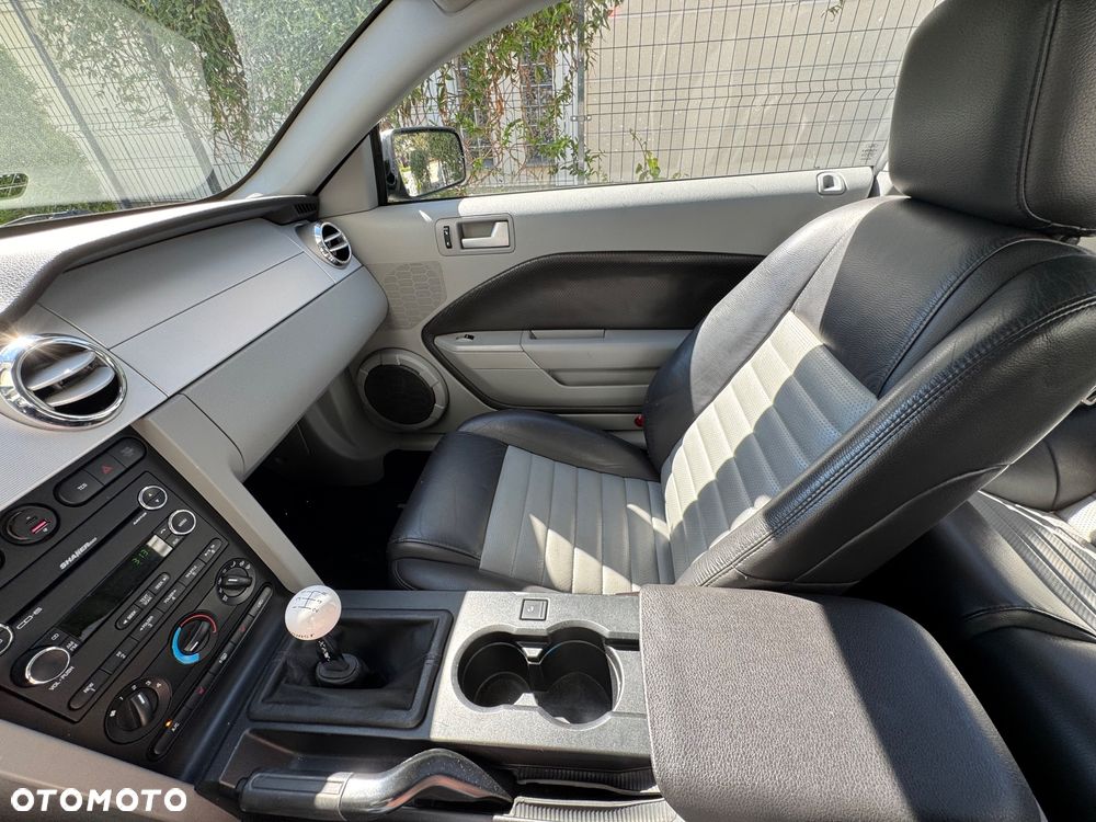 Ford Mustang 4.6 V8 GT - 14