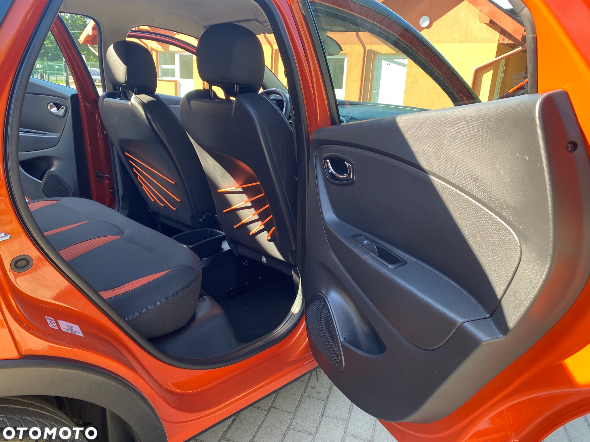 Renault Captur TCe 100 EXPERIENCE - 29