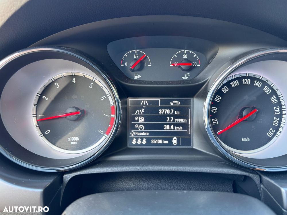 Opel Astra Sport Tourer Turbo 1.4 ECOTEC Innovation - 4