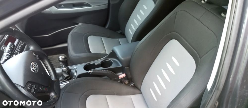 Kia Ceed 1.6 GDI Dream-Team Edition - 17