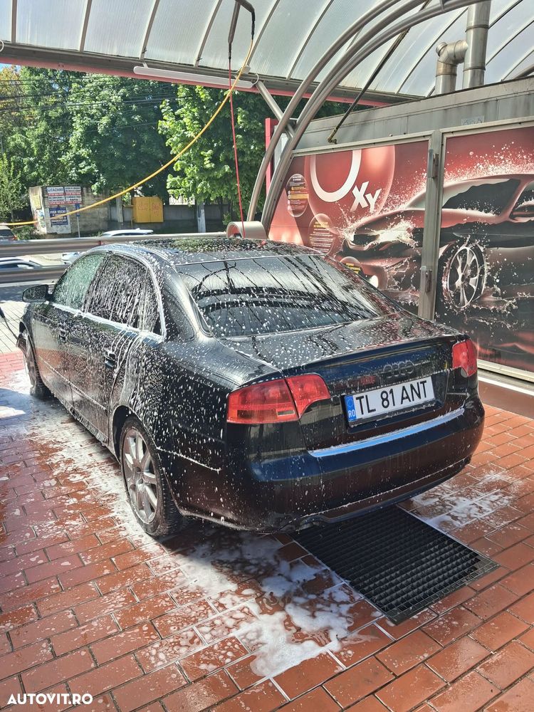 Audi A4 - 1