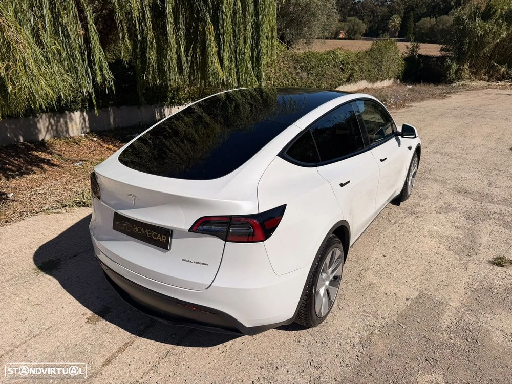 Tesla Model Y Long Range Dual Motor AWD - 10