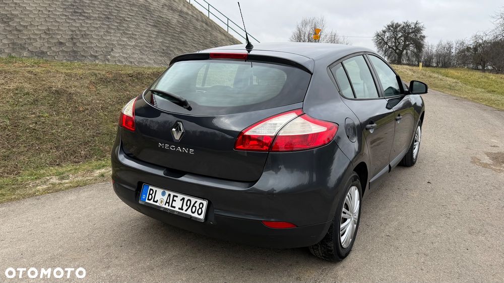 Renault Megane 1.6 16V 100 J'taime - 10