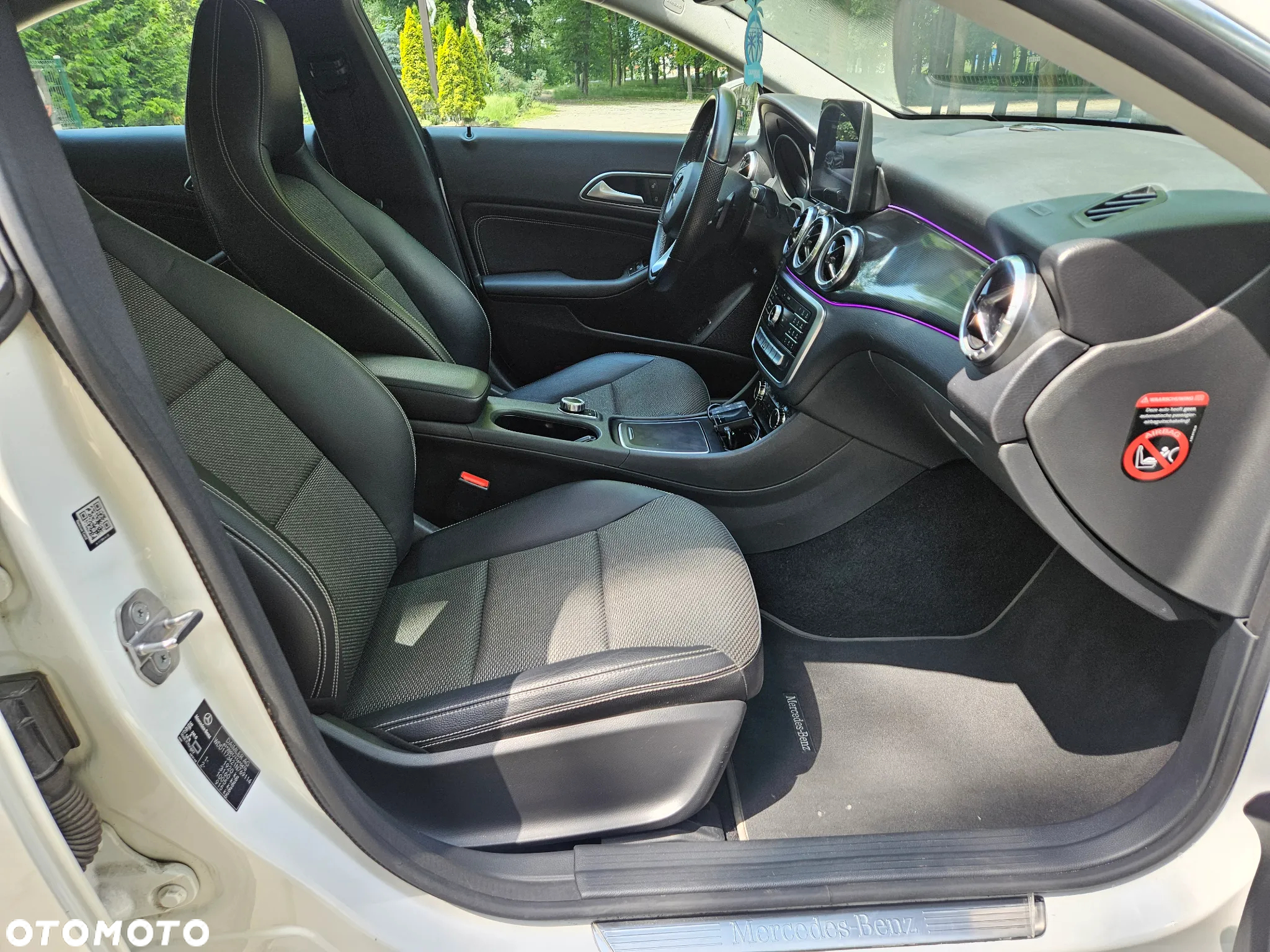 Mercedes-Benz CLA 180 7G-DCT Urban - 16
