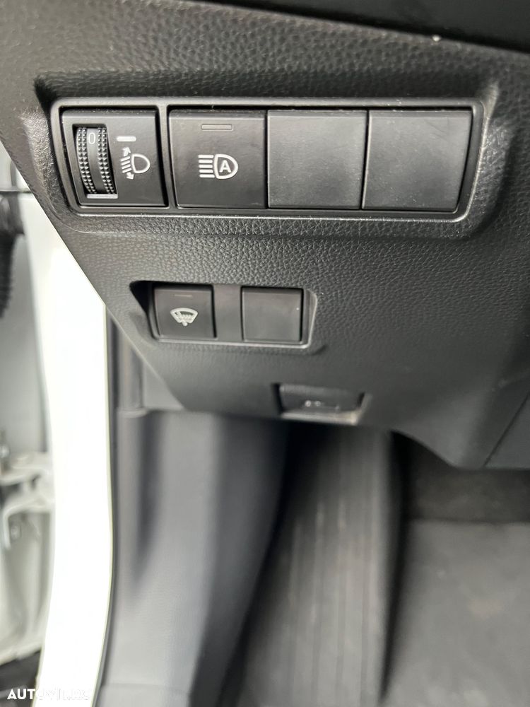 Toyota Corolla Cross 2.0 VVT-i Lounge - 17