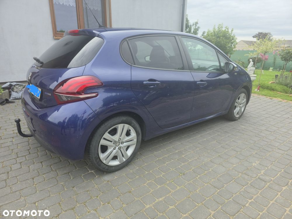 Peugeot 208 - 4