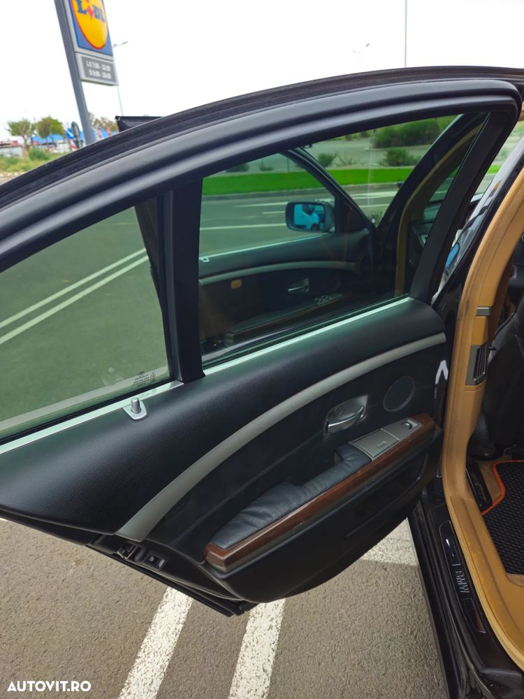 BMW Seria 7 730d A - 12