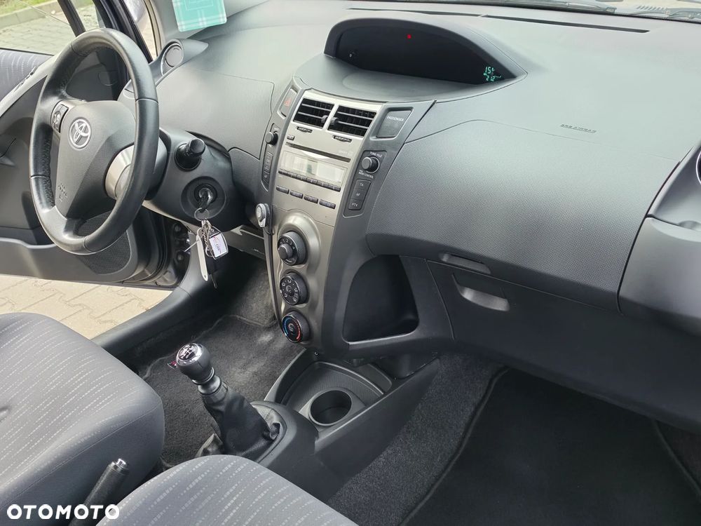 Toyota Yaris 1.33 Sol - 15