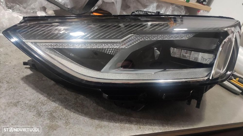 farol esquerdo LED Audi A4 B9 facelift - 8W0941011 - 2