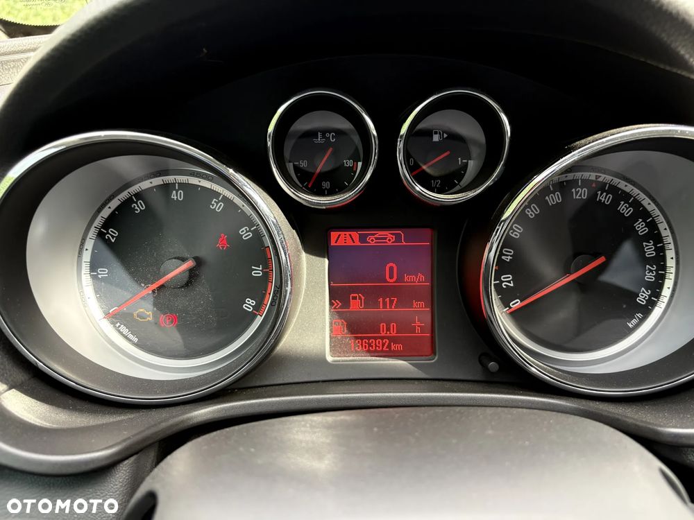 Opel Insignia - 13