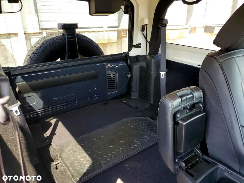 Jeep Wrangler - 11