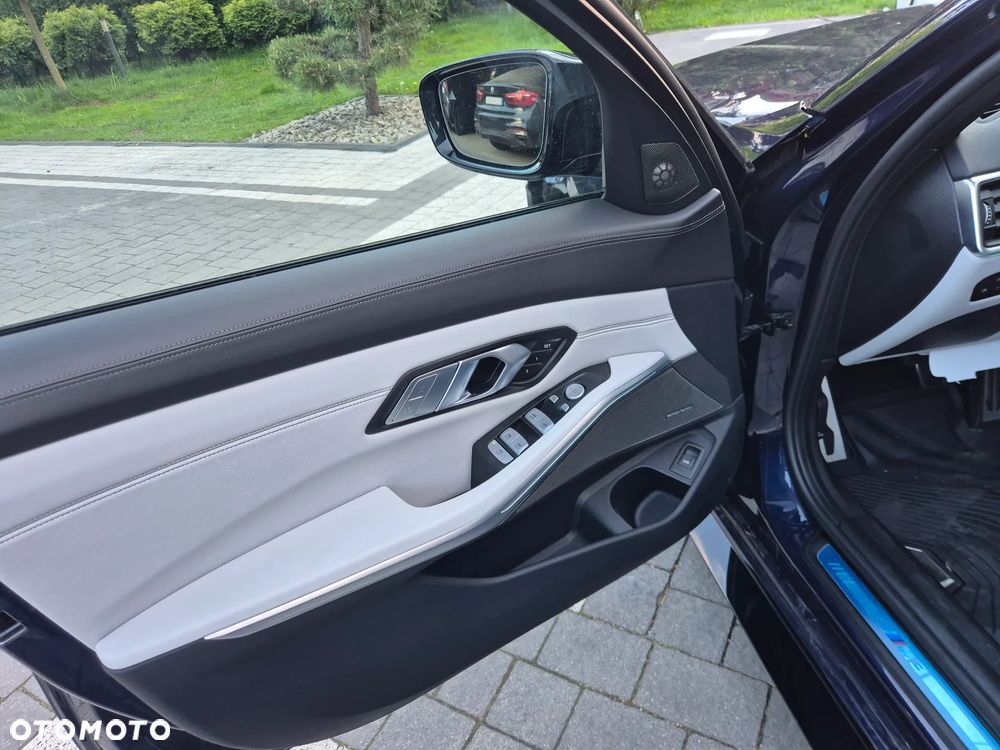 BMW M3 M Competition xDrive sport - 36