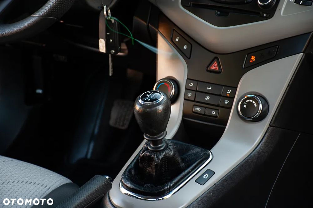 Chevrolet Cruze 1.6 - 22