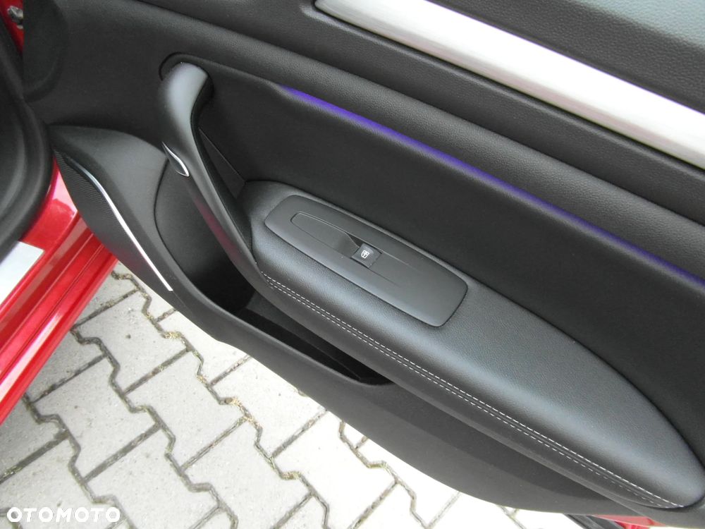 Renault Megane ENERGY TCe 100 PLAY - 27