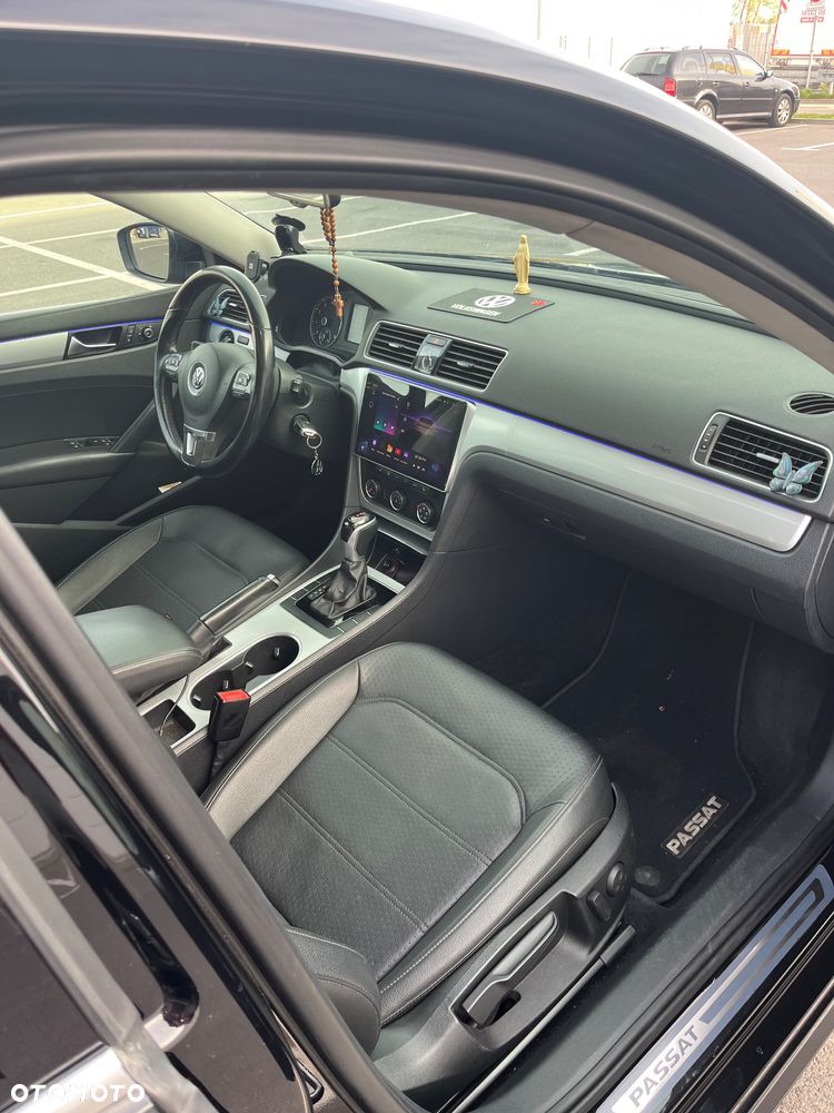 Volkswagen Passat - 8